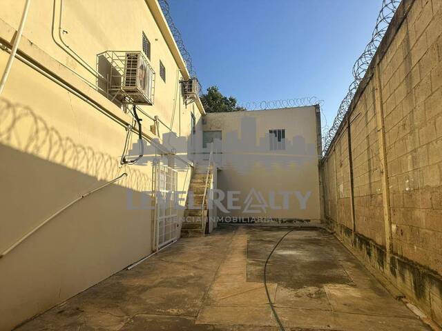 #0019 - Área para Venta en Maracaibo - V - 3