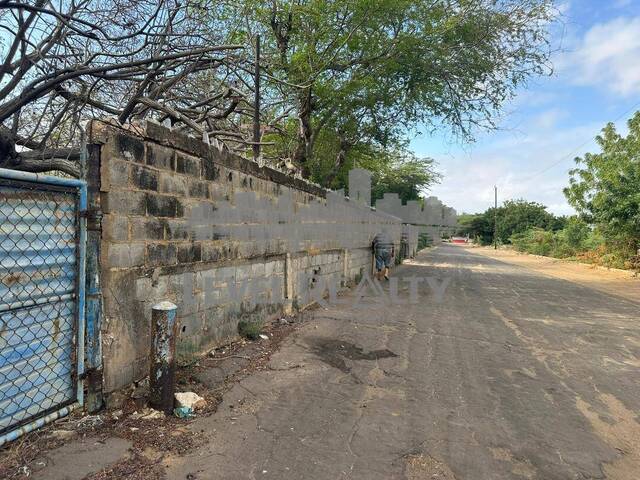 #0020 - Terreno para Venta en Maracaibo - V