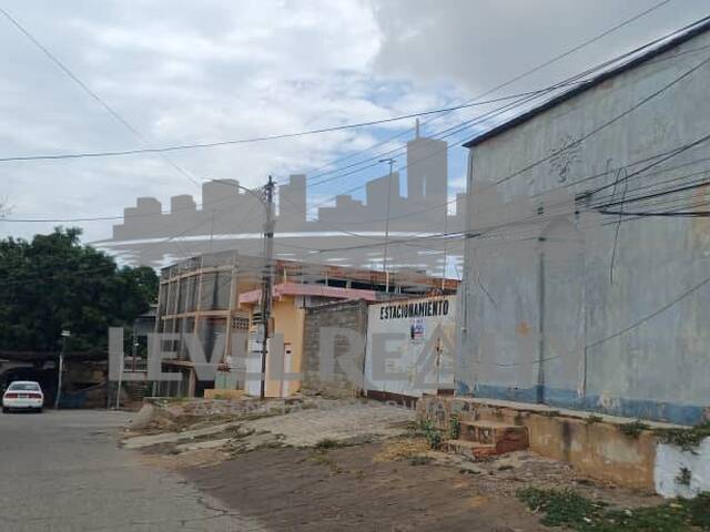 #0026 - Terreno para Venta en Maracaibo - V